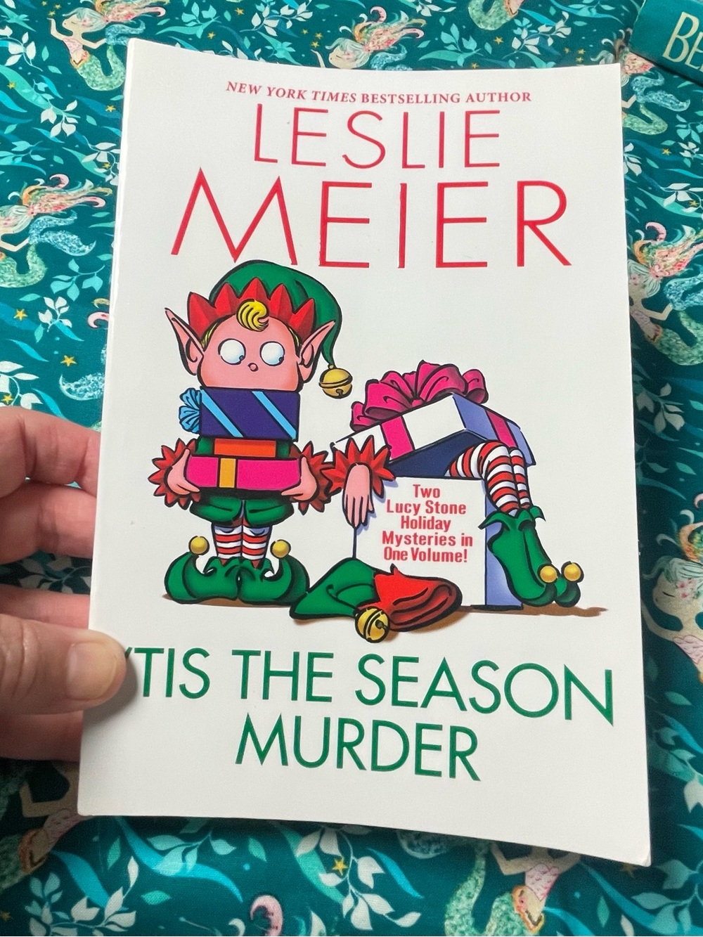 Tis the Season Murder Book by Leslie Meier ~ soft cover detective mystery
